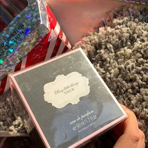 Victoria’s Secret neck spray